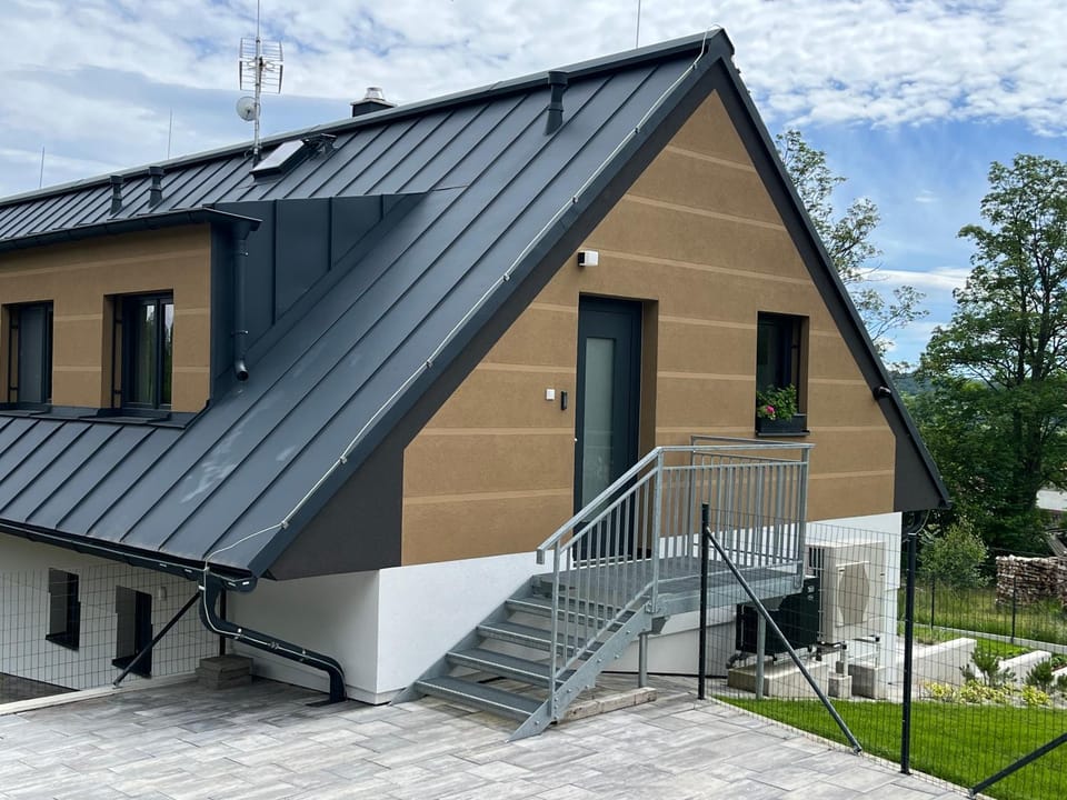 Property building, Day