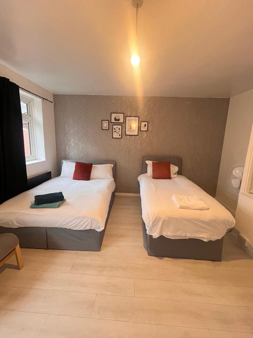 Bed, Photo of the whole room, Bedroom, towels