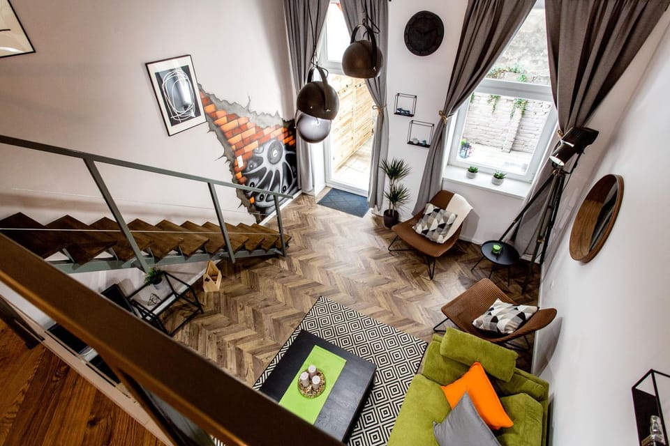 Living room, Seating area