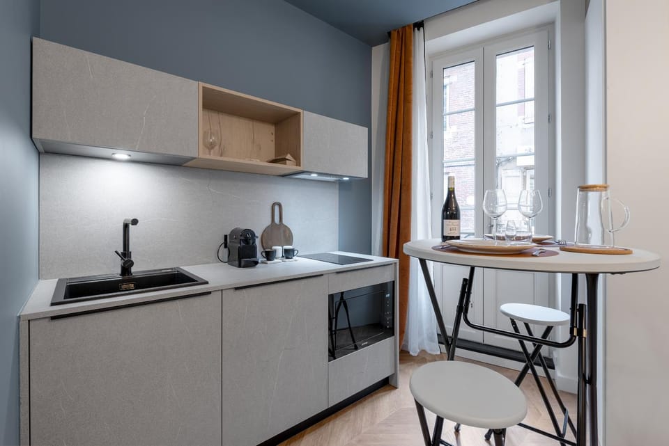 Kitchen or kitchenette, Dining area, minibar, pet friendly, stove