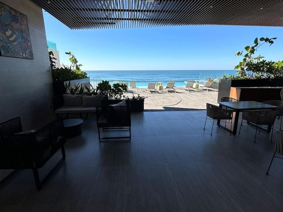 View (from property/room), Balcony/Terrace, Seating area