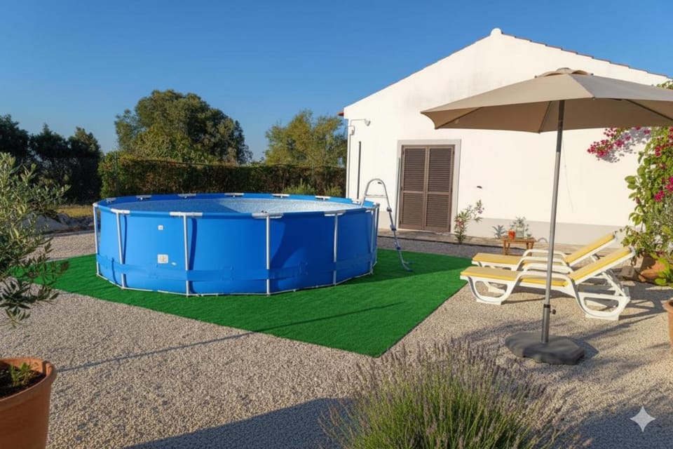 Moradia de Campo Isolada com Piscina a 5km da Praia House in Porches