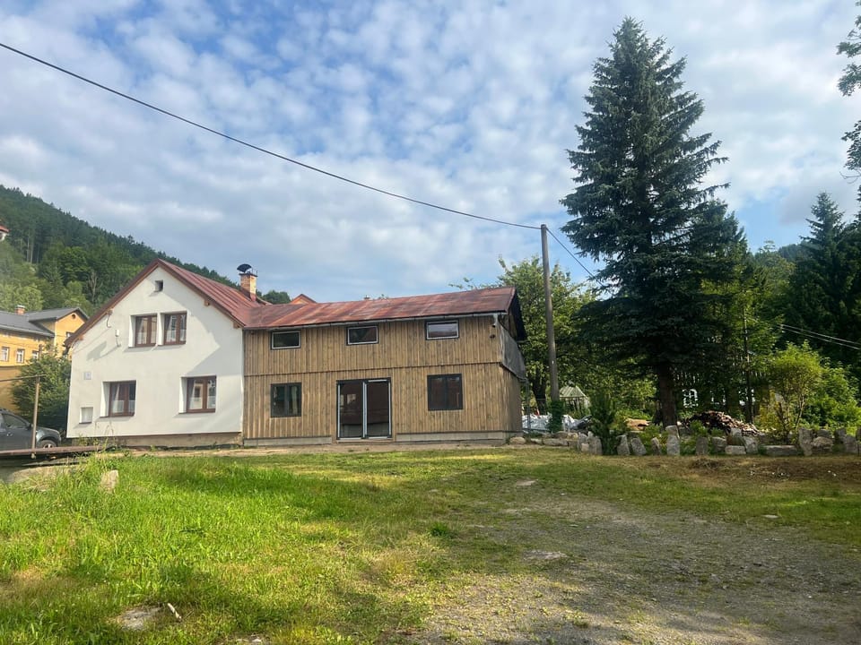 Property building, Day, Garden