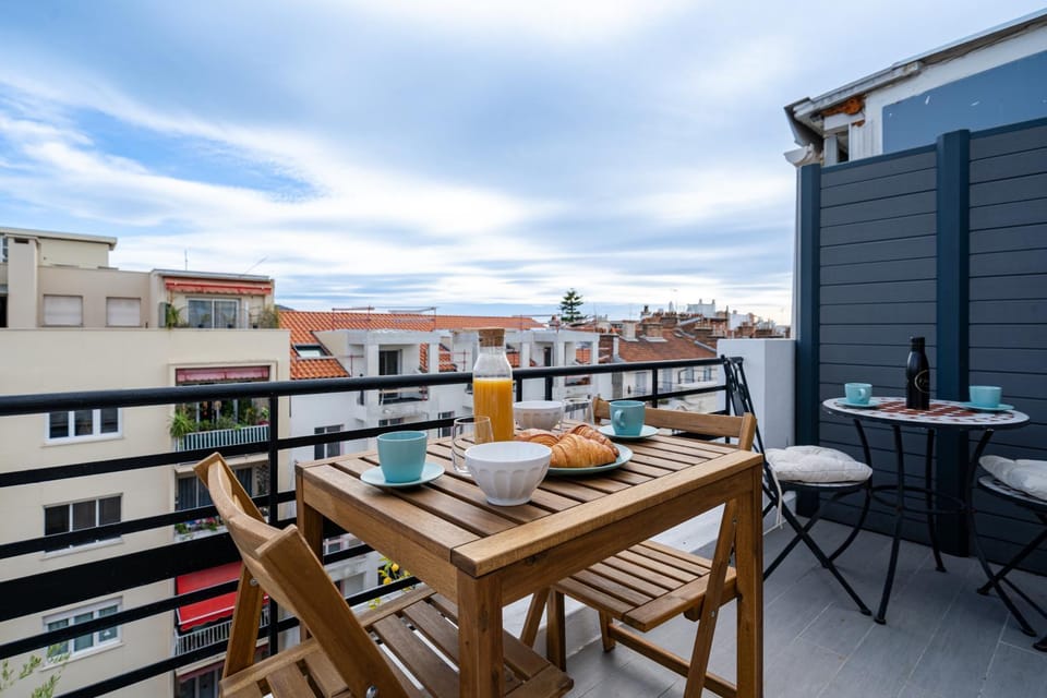 Patio, Day, Balcony/Terrace, Balcony/Terrace, Dining area, City view
