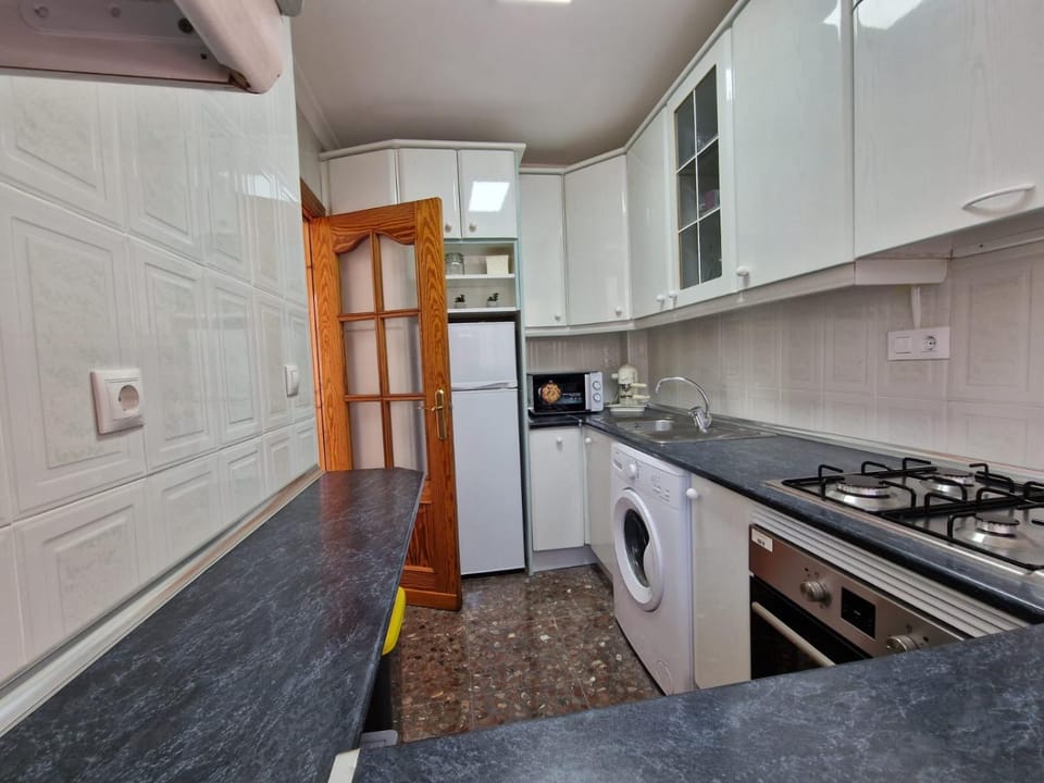 Kitchen or kitchenette, minibar, pet friendly, stove, toaster, washing machine