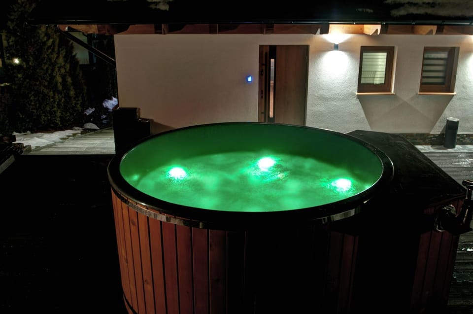Domki pod Grapą TWIN & JAKUZZI DELUXE & Willa pod Grapą Chalet in Zakopane