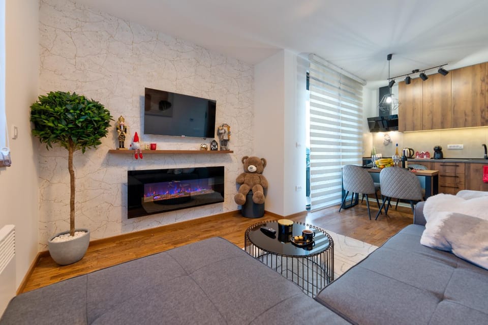 TV and multimedia, Living room, Dining area, flat iron, kitchen
