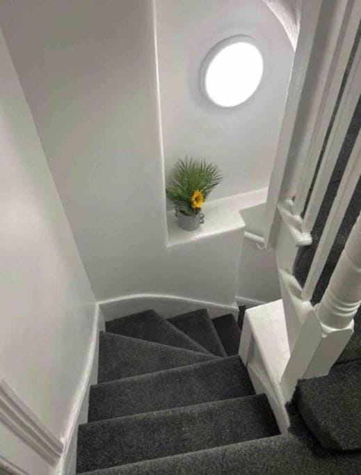 Room in Oxford Street Apartment in City of Westminster