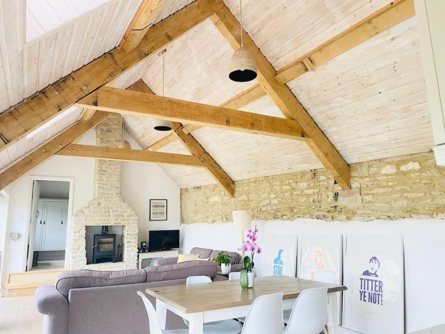 Charming Cotswold Barn, Near Diddly Squat, Soho Farmhouse House in West Oxfordshire District