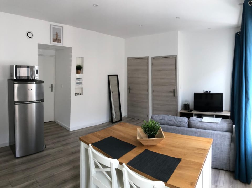TV and multimedia, Dining area, minibar