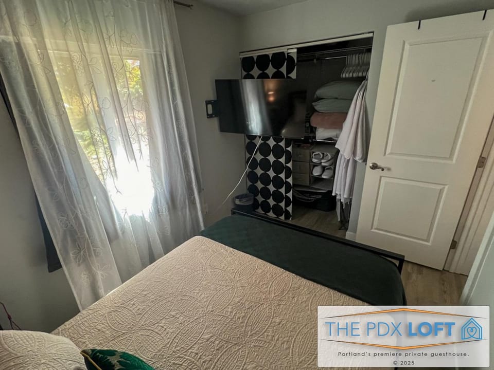 Bed, Photo of the whole room, Bedroom, wardrobe