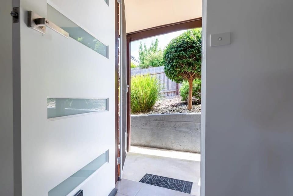 Cosy & Sweet: Near the City WiFi =& Parking Apartment in Tasmania