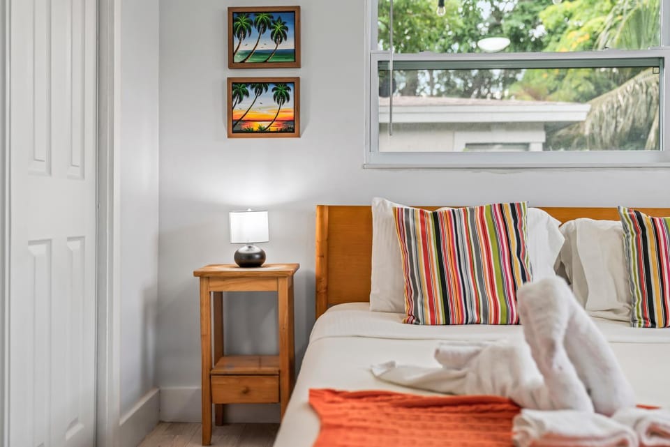 Bed, Beach, Bedroom, towels