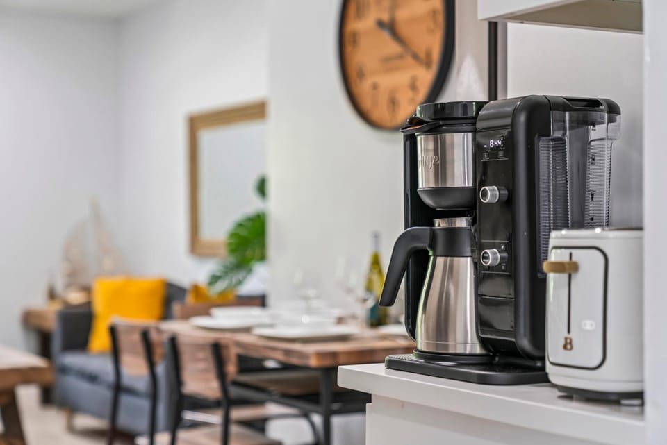 Coffee/tea facilities, Breakfast, toaster, toaster, toaster