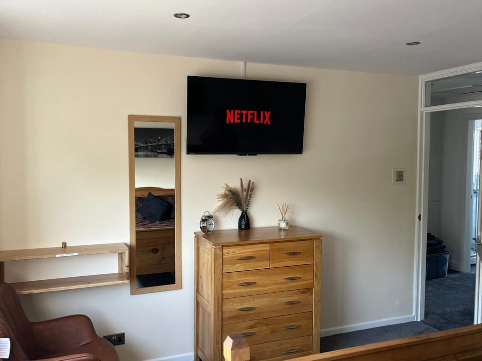 TV and multimedia, Bedroom