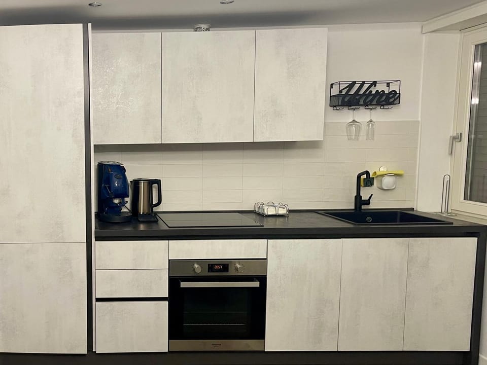 Coffee/tea facilities, Kitchen or kitchenette, dishwasher, pet friendly, stove