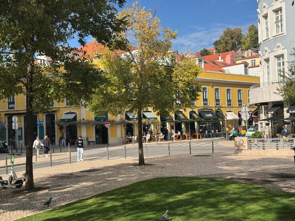 Property building, Facade/entrance, Neighbourhood, Street view