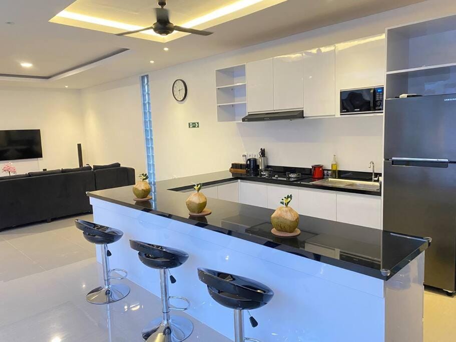 Villa Akmali Umalas 2BR with Private Pool & Jacuzzi Villa in North Kuta