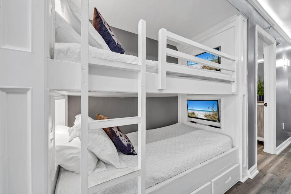 Bed, bunk bed