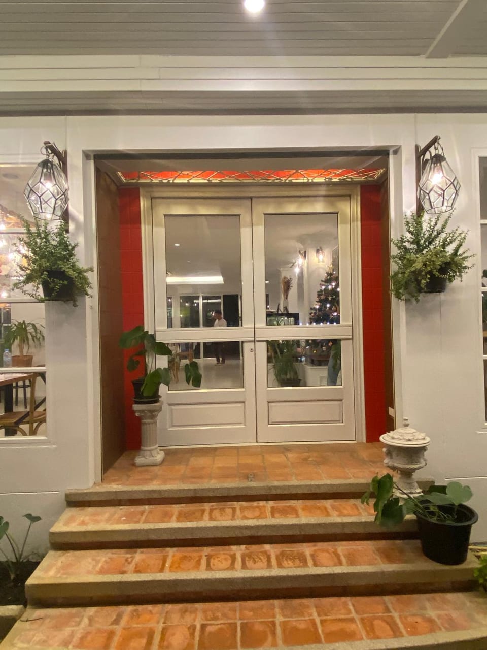 Facade/entrance