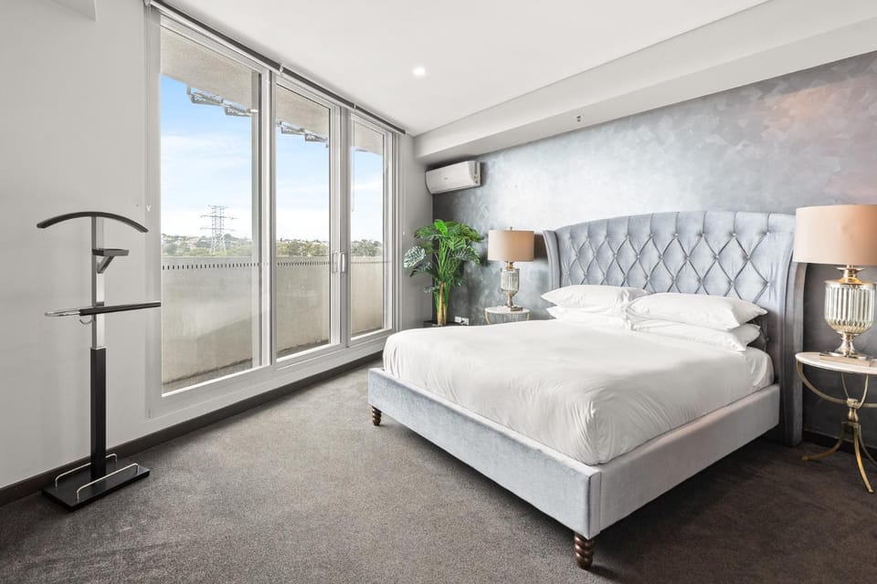 Elegant 1-Bed by Riverside Park & Amenities Apartment in Sydney