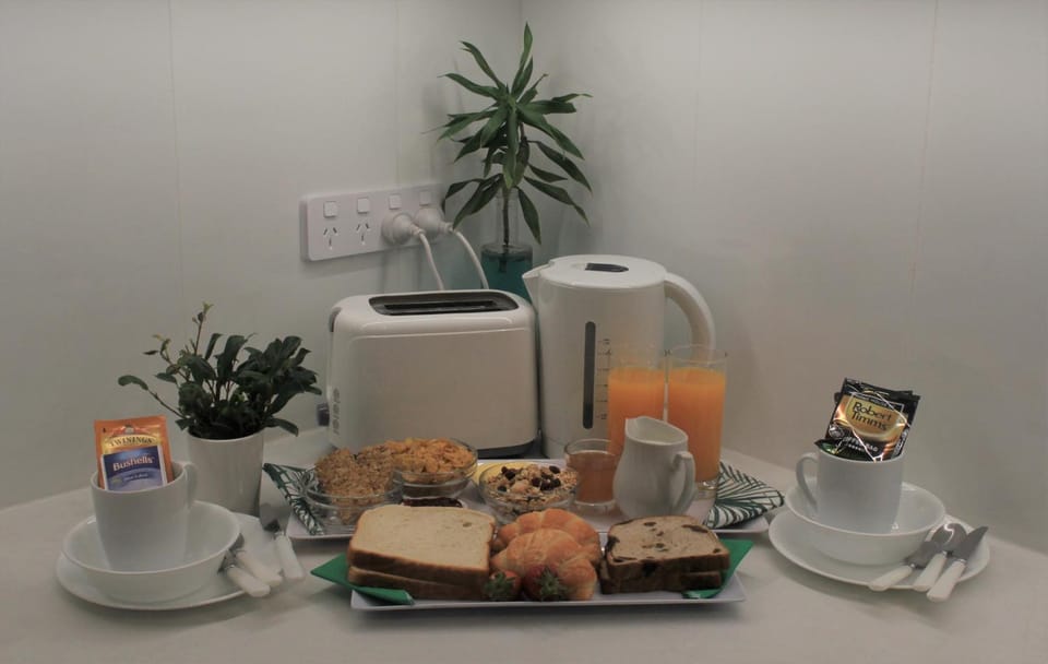 Bella Vista - Spectacular Ocean Views & Continental Breakfast Apartment in Yeppoon