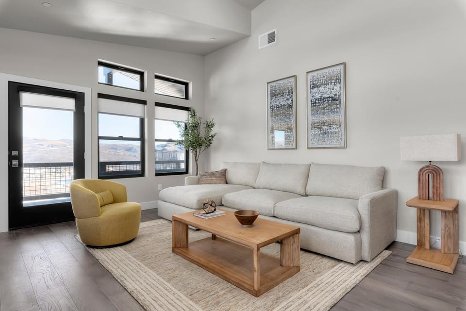 Living room, Seating area