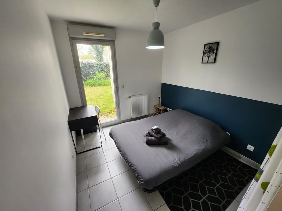 Bed, Garden, Bedroom, towels