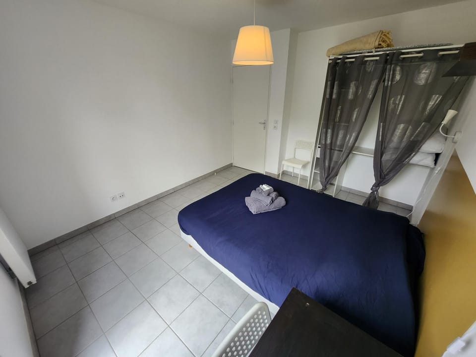 Bed, Photo of the whole room, Bedroom, towels, wardrobe