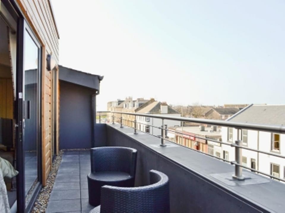 The Penthouse- The Kingsley Collection Apartment in Troon