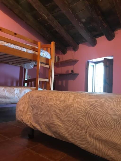 Bedroom, bunk bed