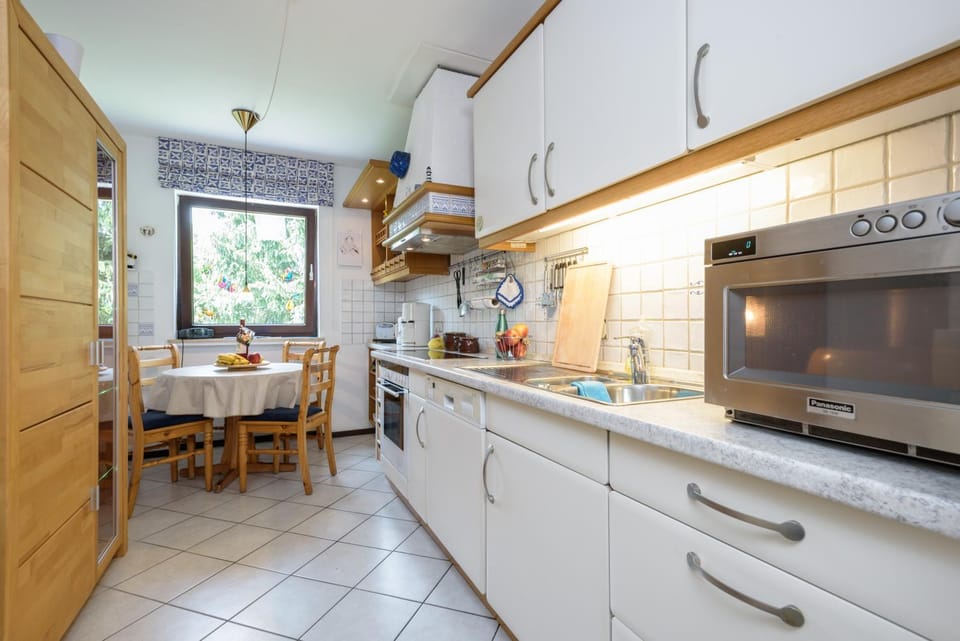 Kitchen or kitchenette, Dining area, dishwasher, minibar, pet friendly, stove