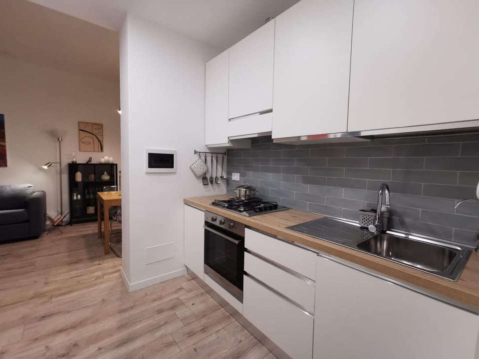 Kitchen or kitchenette, pet friendly, stove