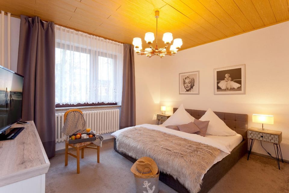 Bed, Photo of the whole room