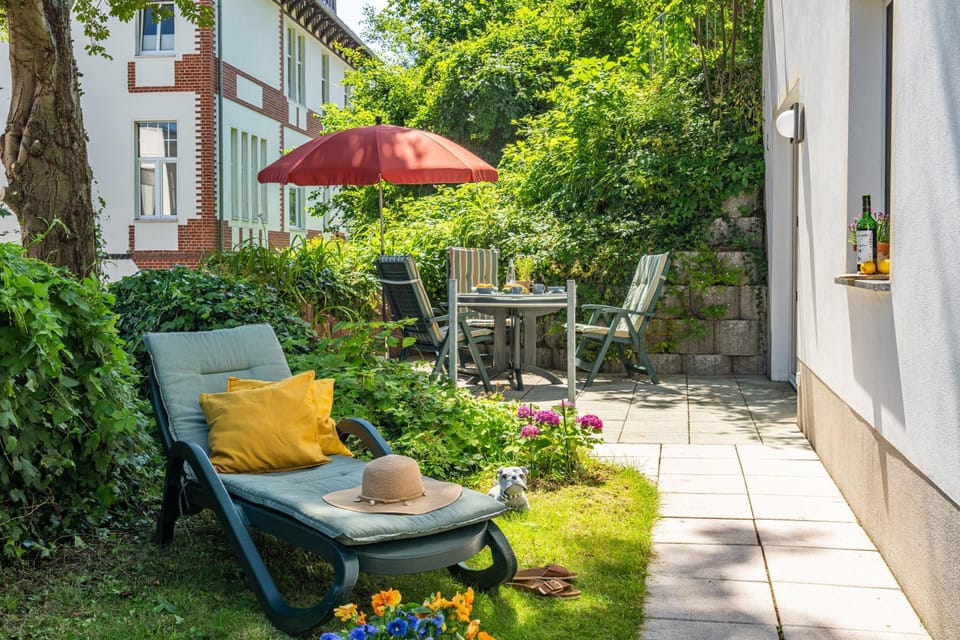 Garden view, sunbed