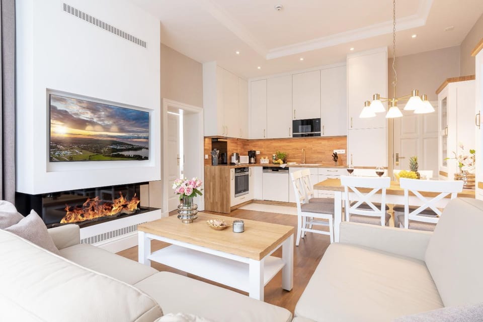 Kitchen or kitchenette, Living room, Seating area