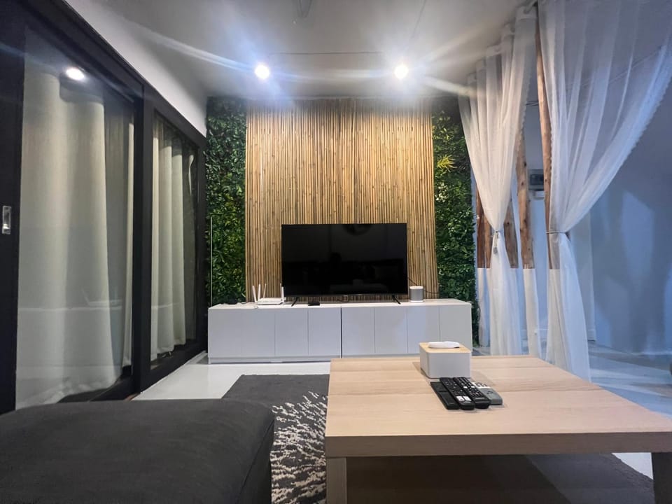 Communal lounge/ TV room, TV and multimedia, Evening entertainment