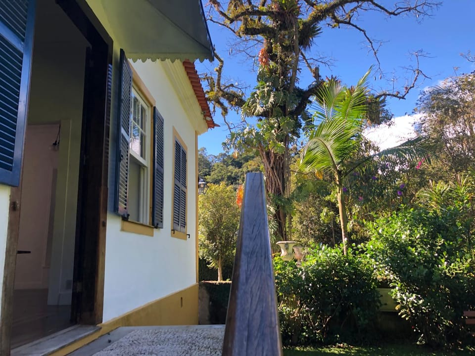 Property building, Garden, Balcony/Terrace