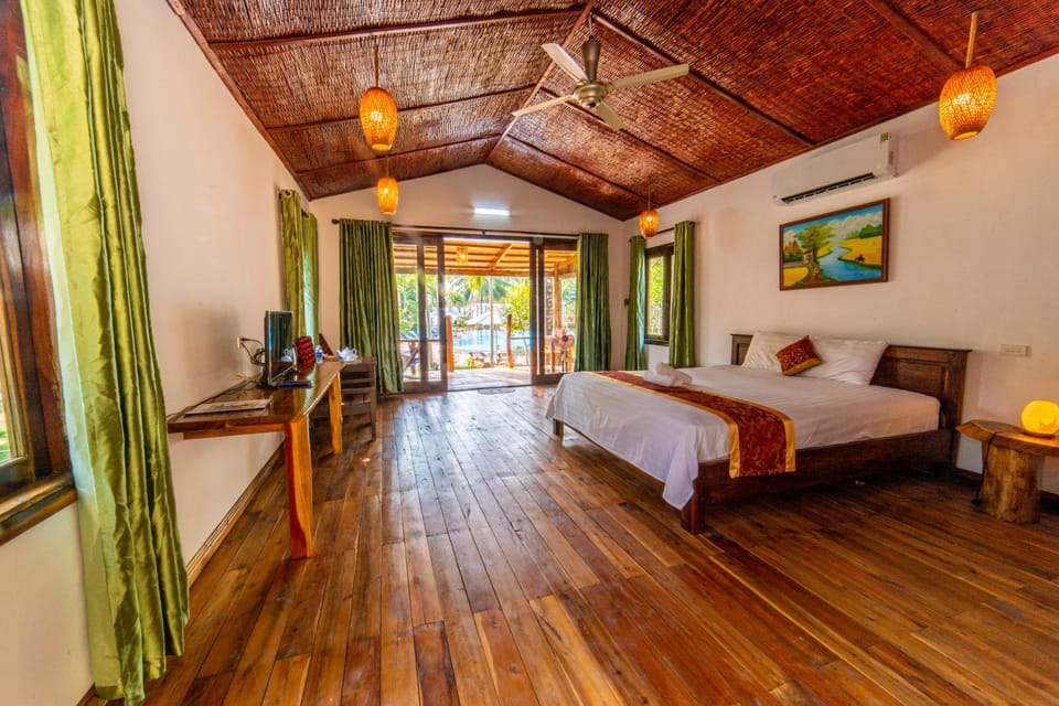 Bed, Photo of the whole room