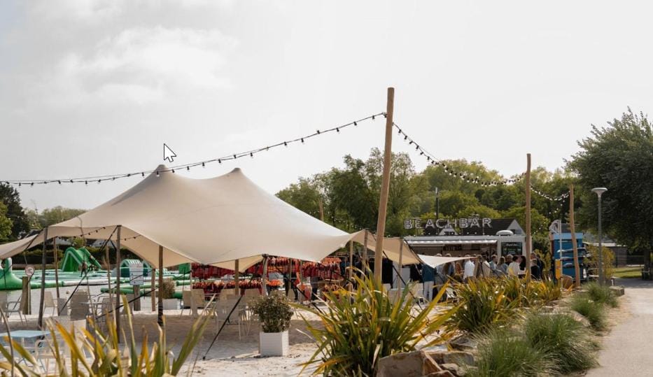 Patio, Garden, Lounge or bar, Seating area, Beach, Drinks