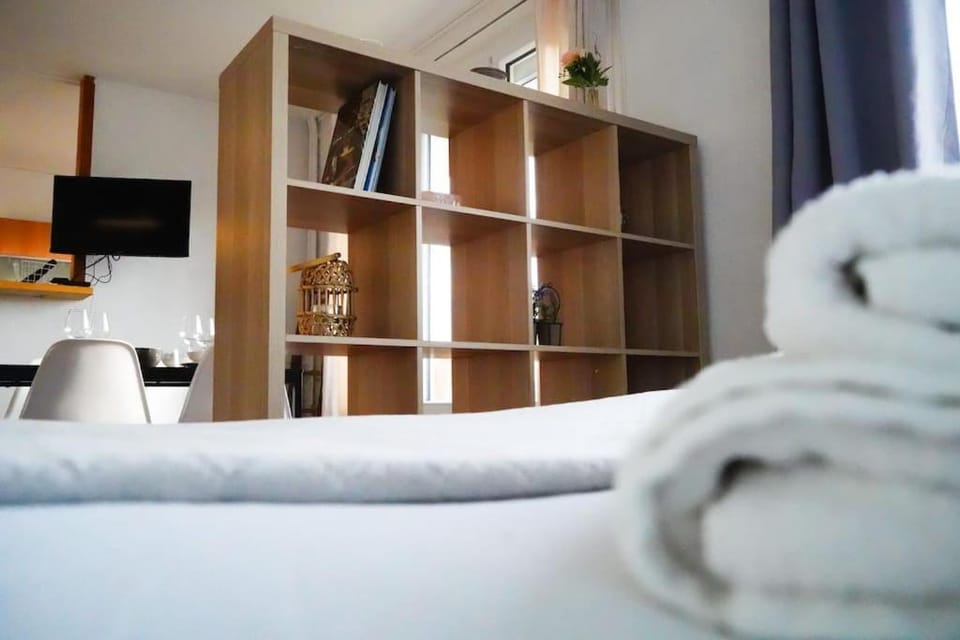 Le Happy • Parking • Terrasse • Calme • Fibre Apartment in Centre-Val de Loire