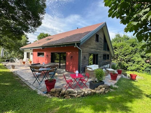 LES ANTHOCYANES CHAMBRE MONTAGNE Bed and Breakfast in Jura