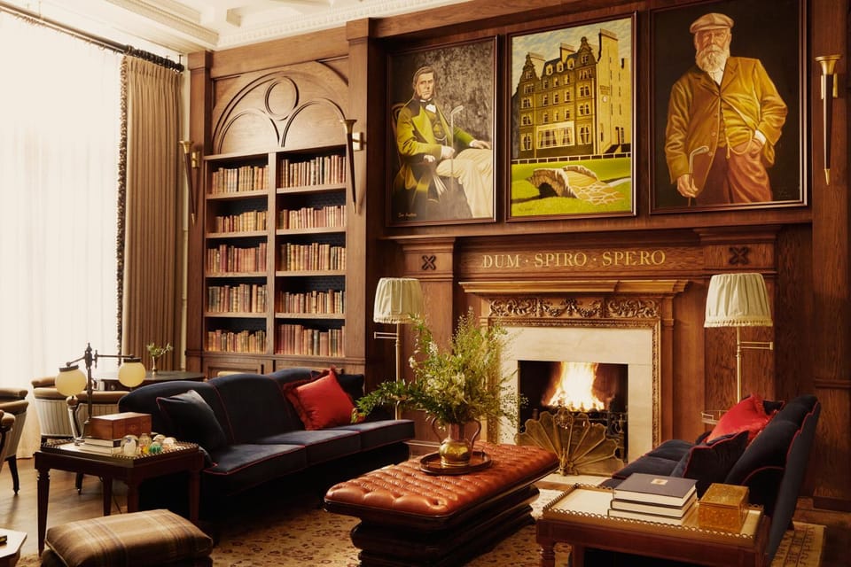 Communal lounge/ TV room, Lobby or reception