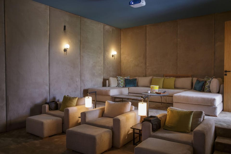 Communal lounge/ TV room, Living room