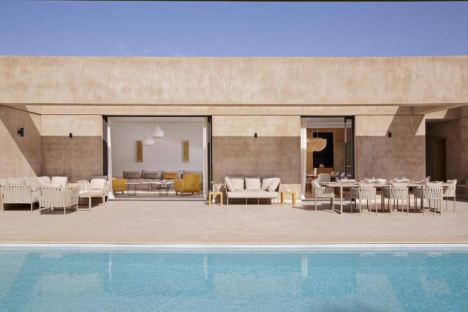 Patio, Living room, Swimming pool, sunbed