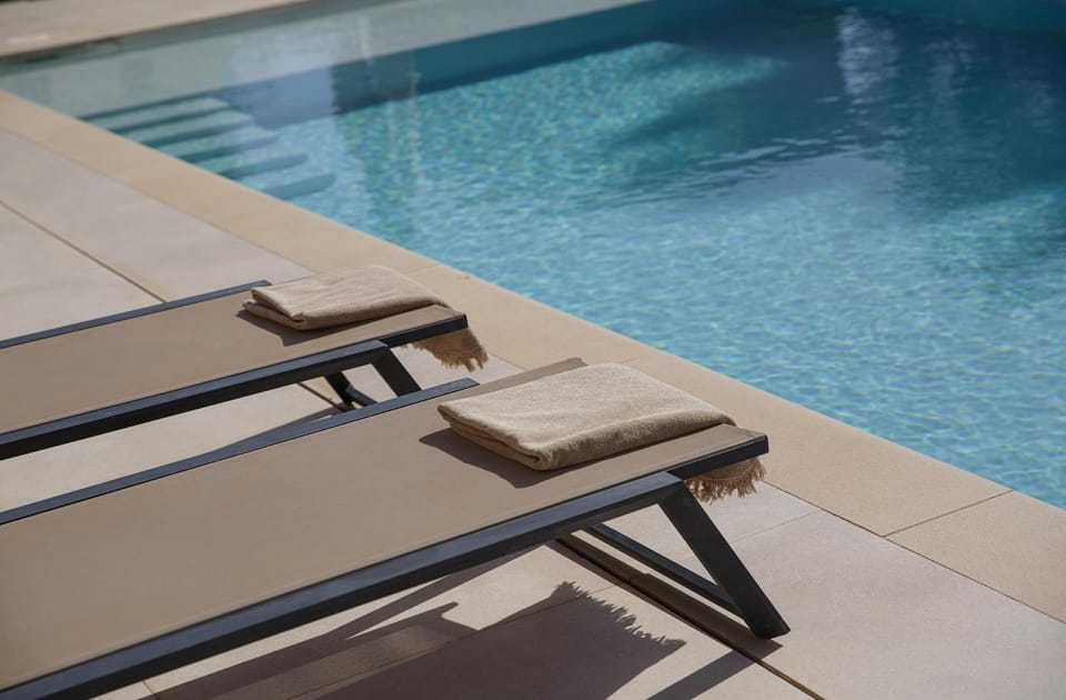 Swimming pool, sunbed