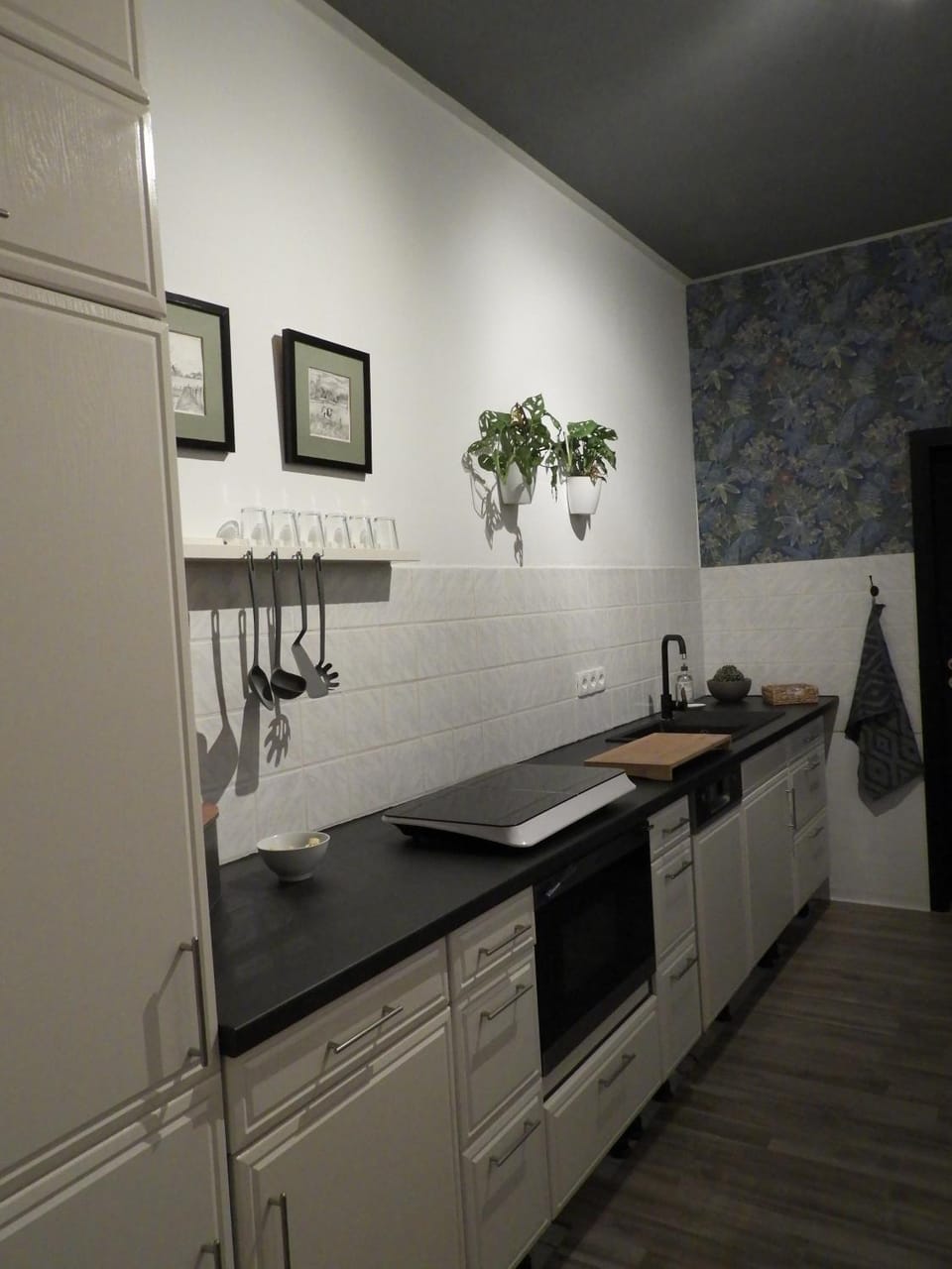 Kitchen or kitchenette, Living room