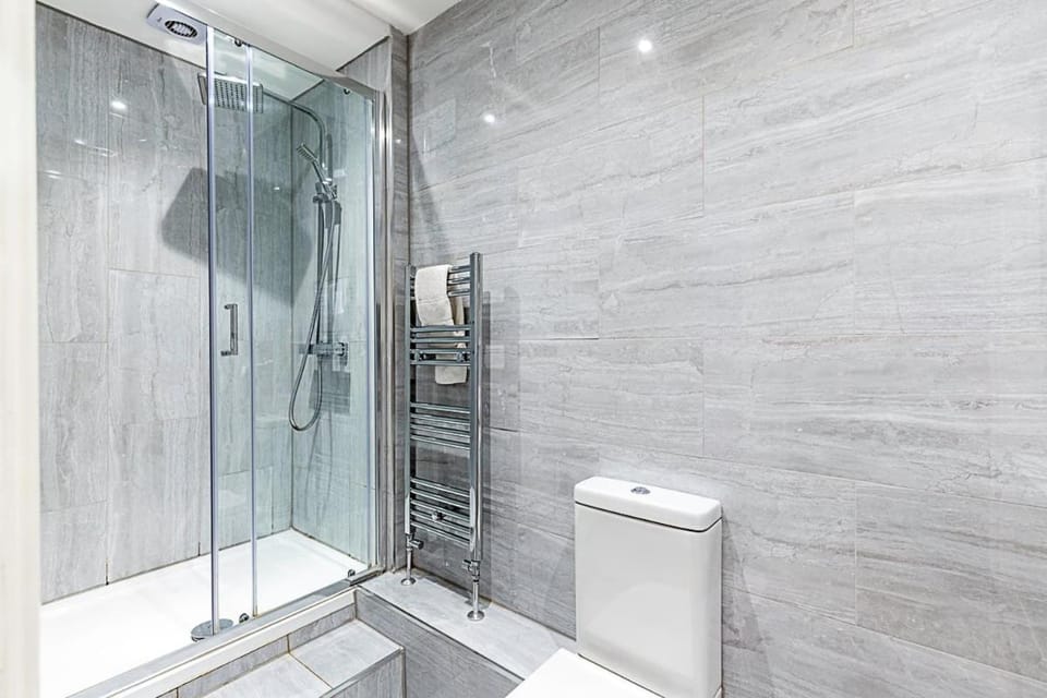 Beautiful Two Bedroom Abode in Notting Hill Apartment in City of Westminster