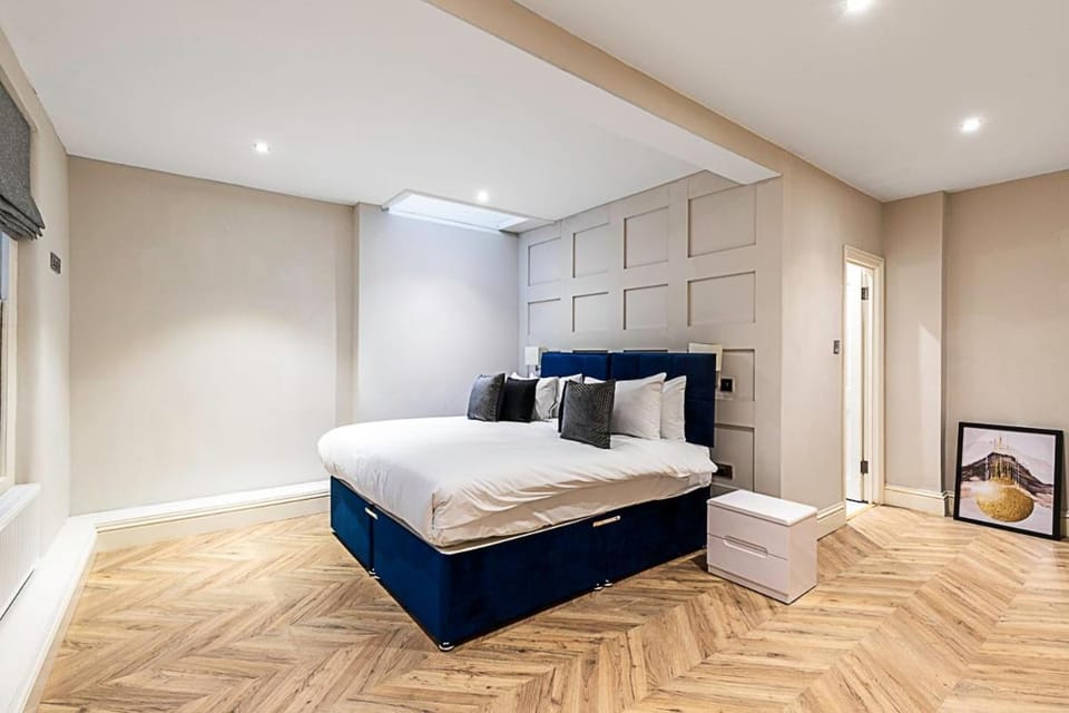 Beautiful Two Bedroom Abode in Notting Hill Apartment in City of Westminster