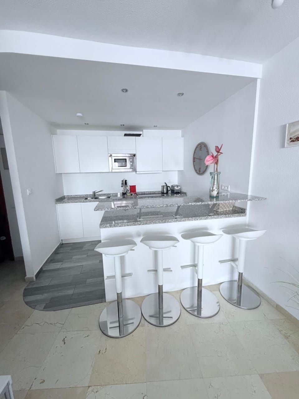 Estepona Port Apartment - Sea Views, Sleeps 6 Apartment in Estepona